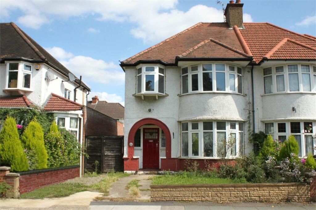 3 bedroom semidetached house for rent in Pinner View, Harrow, HA1