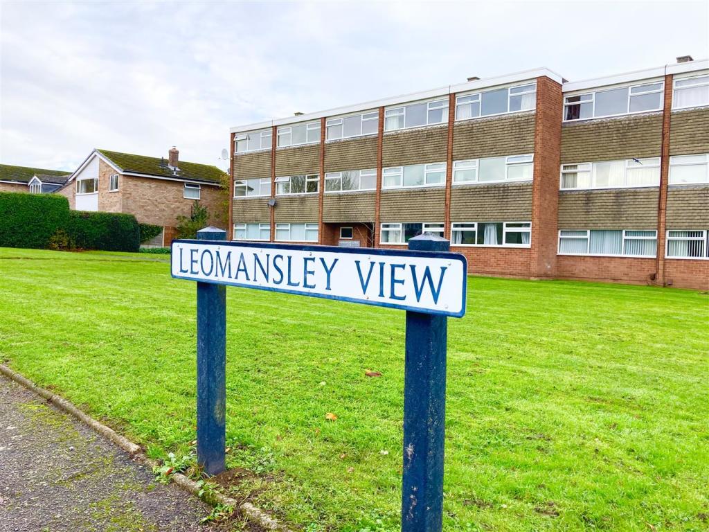3 bedroom apartment for sale in Leomansley View, Lichfield, WS13