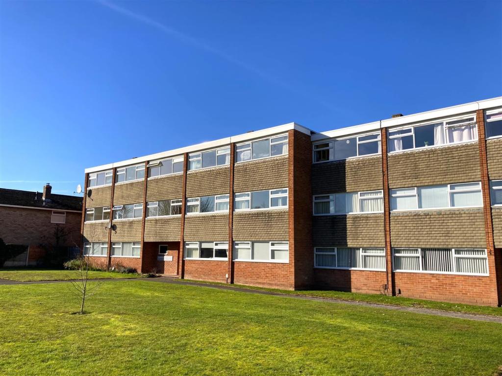 3 bedroom apartment for sale in Leomansley View, Lichfield, WS13