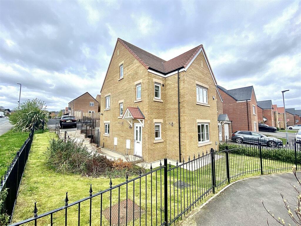4 bedroom detached house for sale in Temperley Way, Sacriston, Durham, DH7
