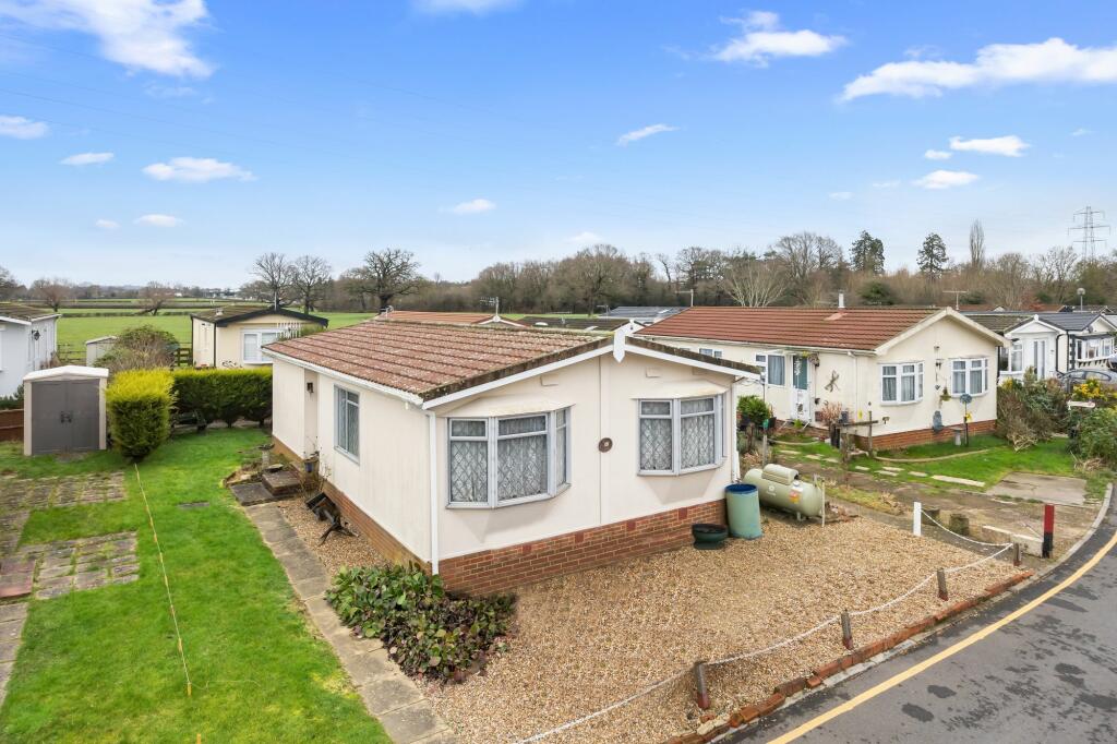2 bedroom park home for sale in Bonehurst Road, Horley, RH6