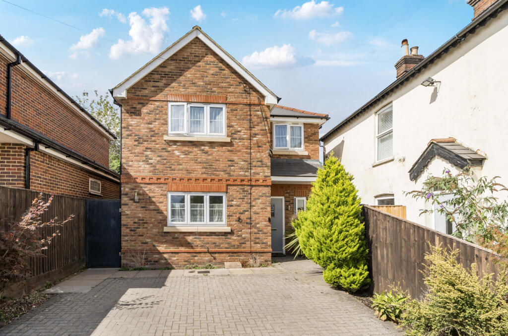 Main image of property: Amersham Road, High Wycombe, Buckinghamshire