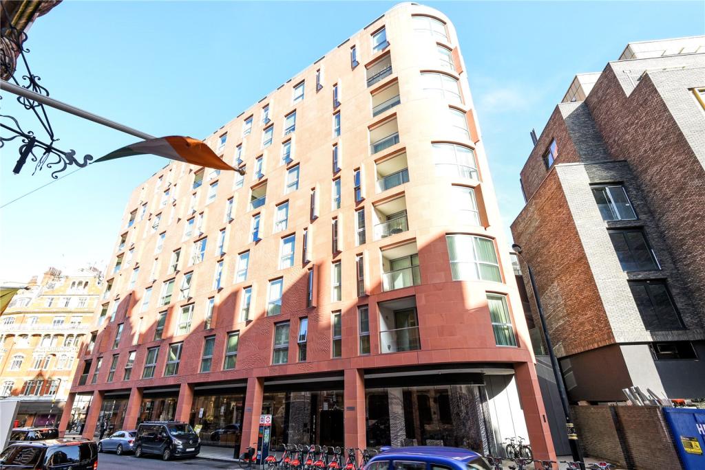 1 bedroom apartment for sale in Wellington House, 70 Buckingham Gate