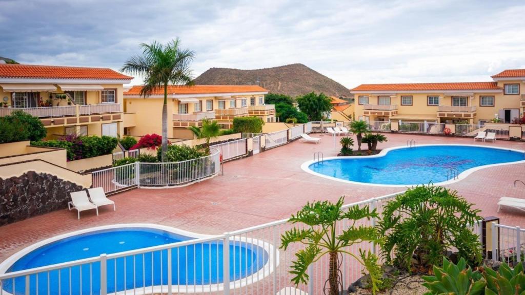 3 bedroom town house for sale in Canary Islands, Tenerife, Chayofa, Spain