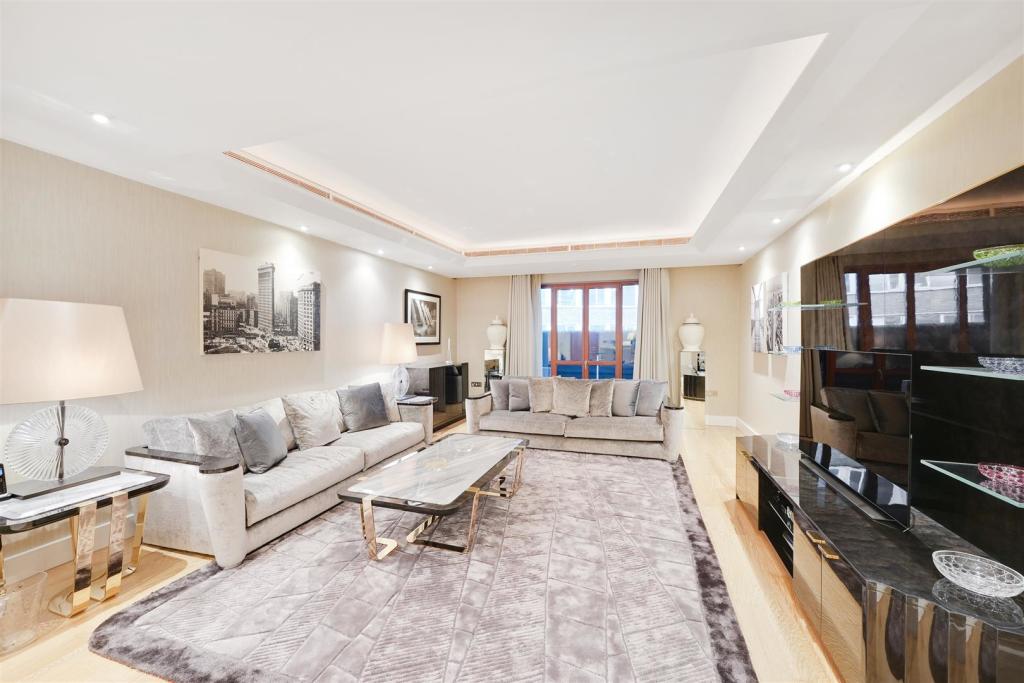 2 bedroom apartment for sale in Lancelot Place, Knightsbridge, SW7