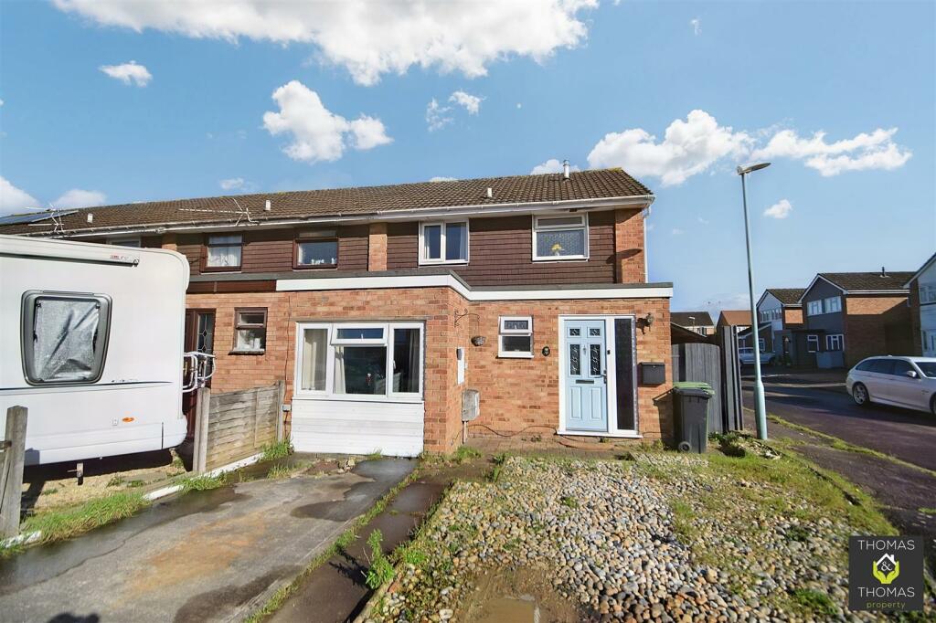 3 bedroom end of terrace house for sale in Dimore Close, Hardwicke, GL2
