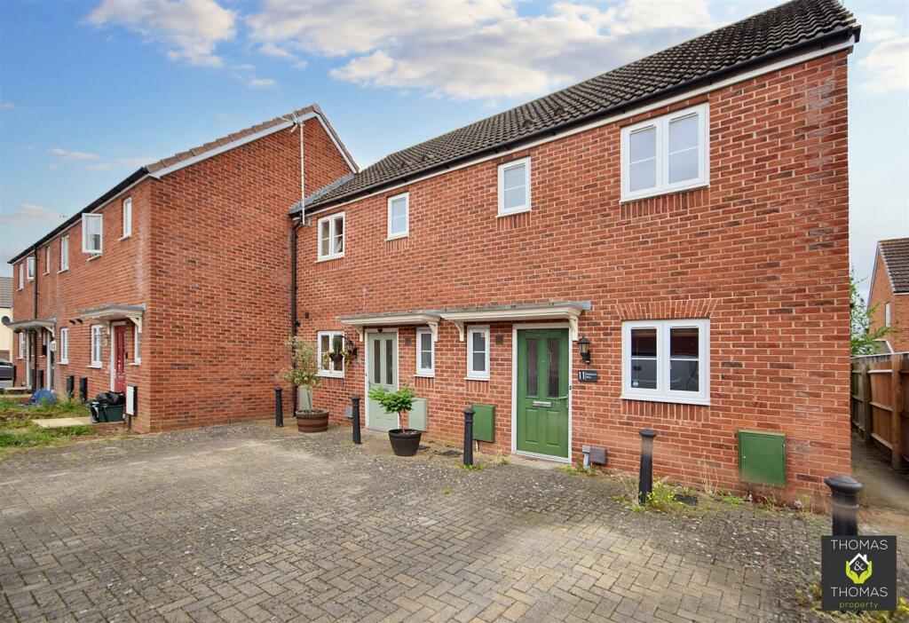 2 bedroom end of terrace house for sale in Portreath Way Kingsway, GL2