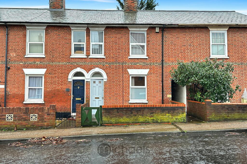 3 bedroom terraced house for sale in Hythe Hill, Colchester, CO1