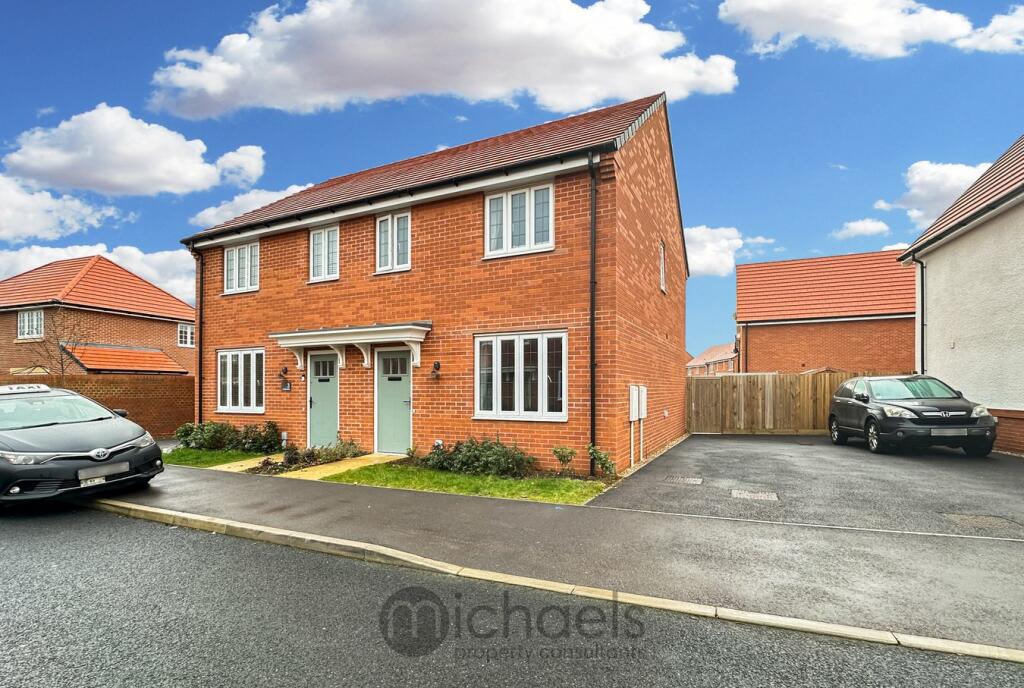3 bedroom semidetached house for sale in Aurora Drive, Colchester