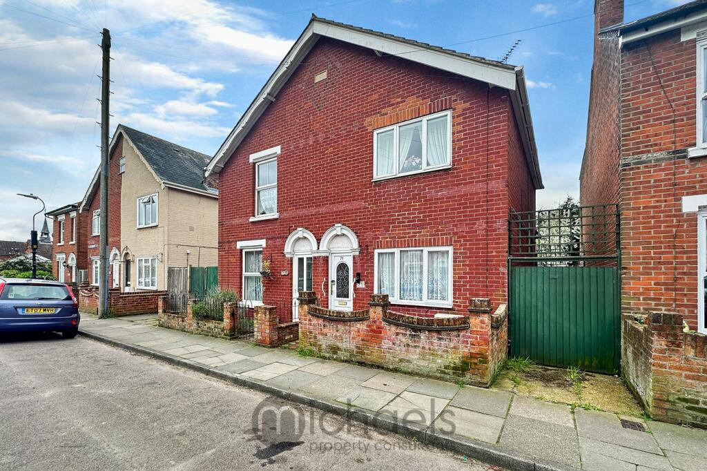 3 bedroom semidetached house for sale in Canterbury Road, Colchester, CO2