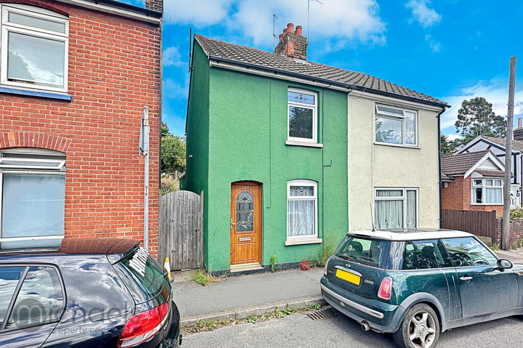 2 bedroom semidetached house for sale in Greenstead Road, Colchester, CO1