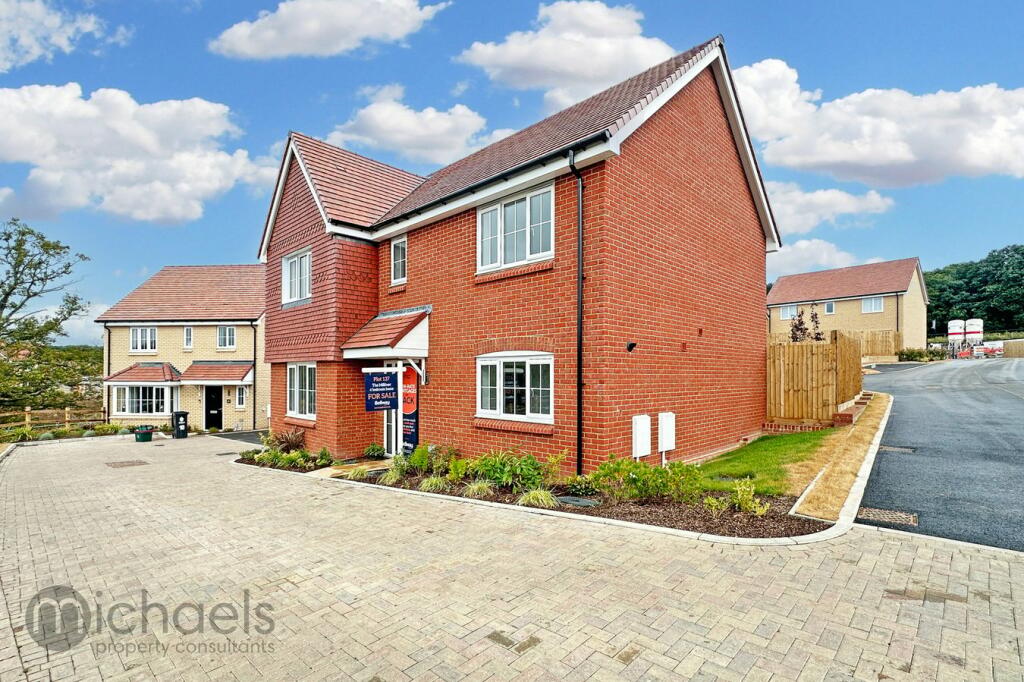 4 bedroom detached house for sale in Redmason Road, Ardleigh