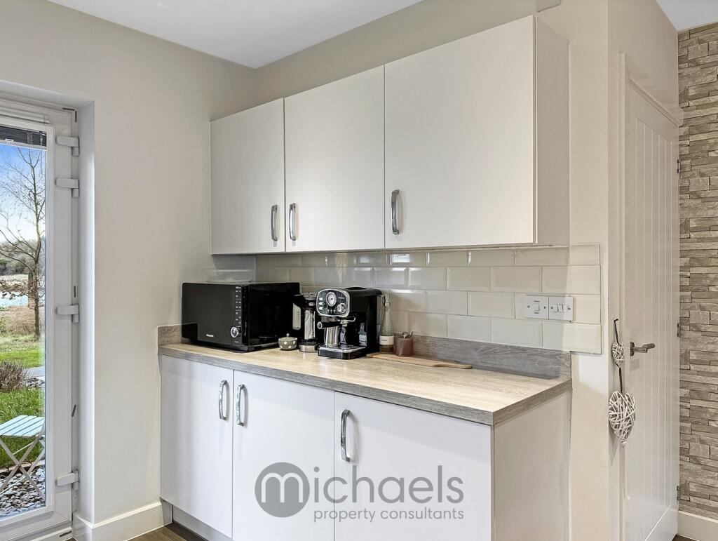 Additional property image - Quayside Parade, Rowhedge, Colchester, CO5