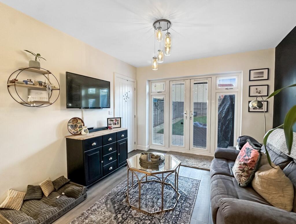 Additional property image - Quayside Parade, Rowhedge, Colchester, CO5