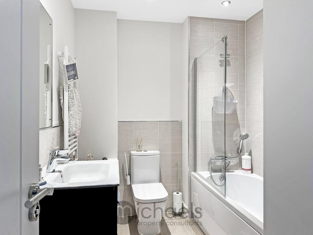 Additional property image - Quayside Parade, Rowhedge, Colchester, CO5