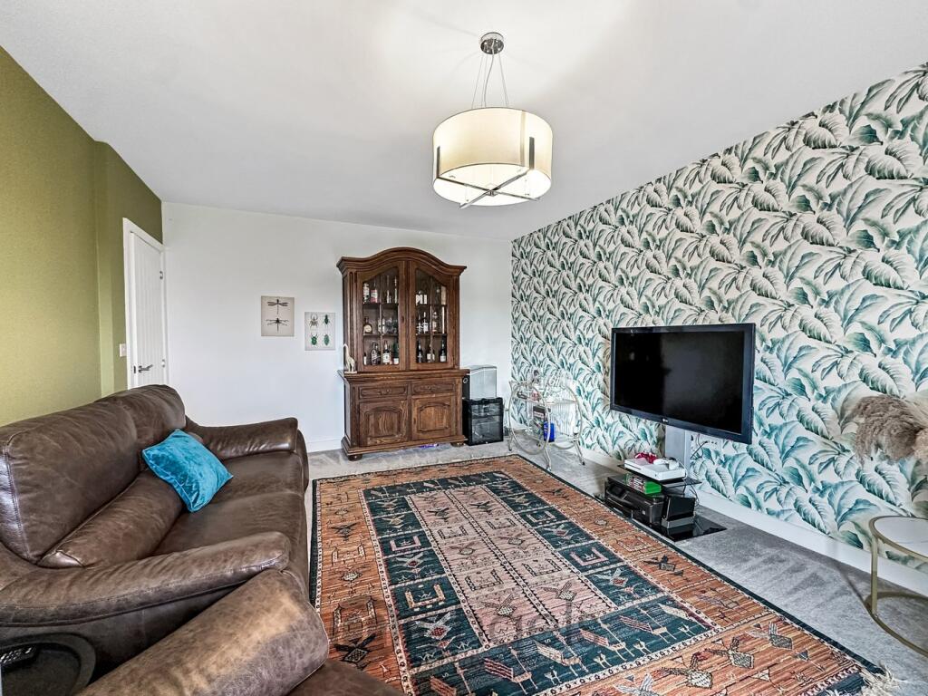 Additional property image - Quayside Parade, Rowhedge, Colchester, CO5