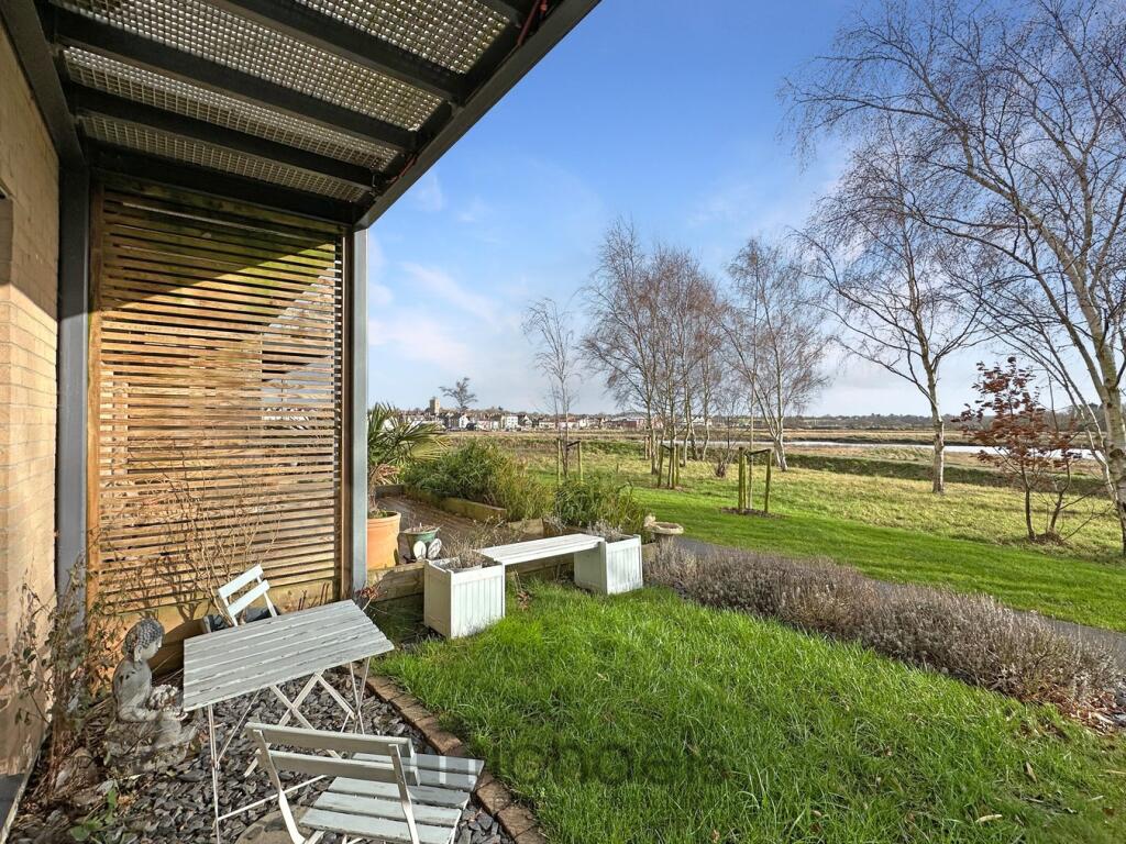 Additional property image - Quayside Parade, Rowhedge, Colchester, CO5