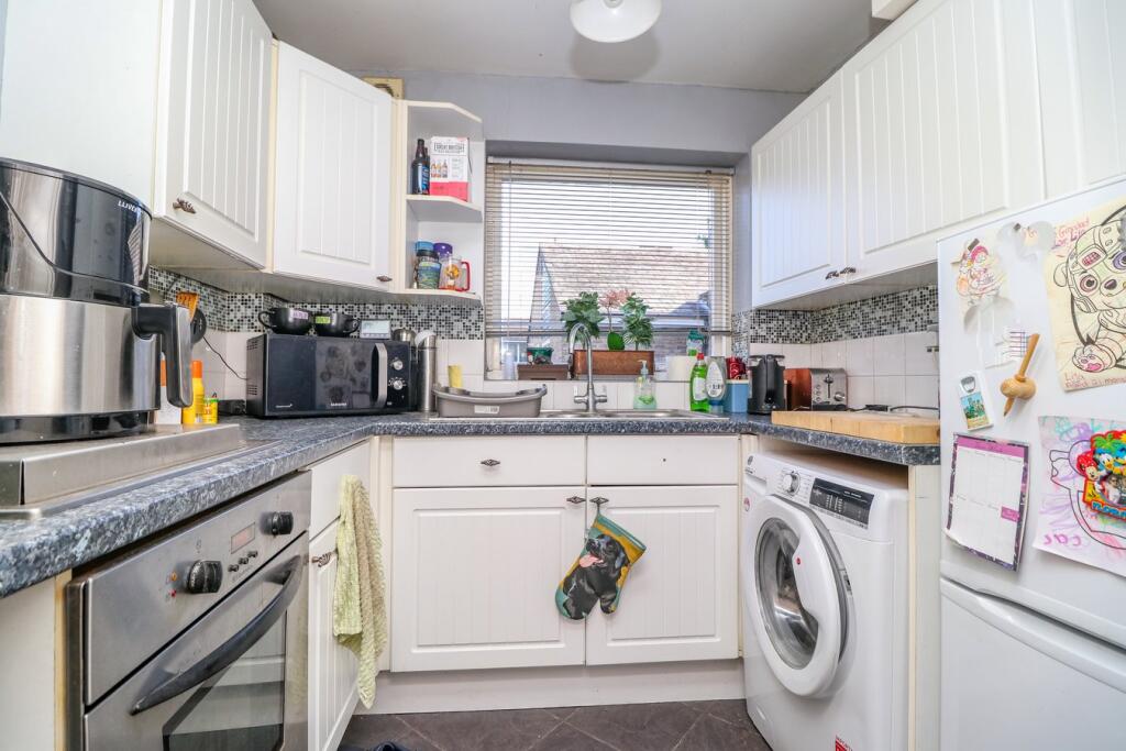 Additional property image - Lexden Road, Lexden, Colchester, CO3