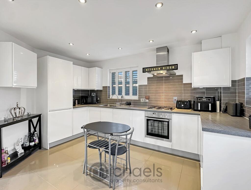 Additional property image - Maldon Road, Colchester, Colchester, CO3