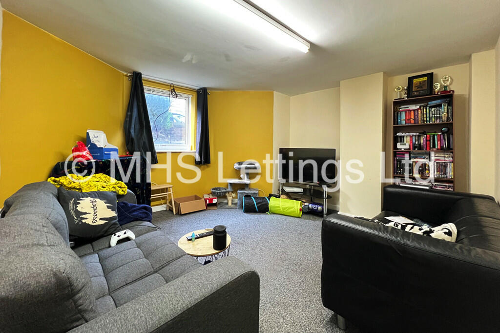 Main image of property: Basement Flat, 12 Regent Park Avenue, Leeds, LS6 2AU