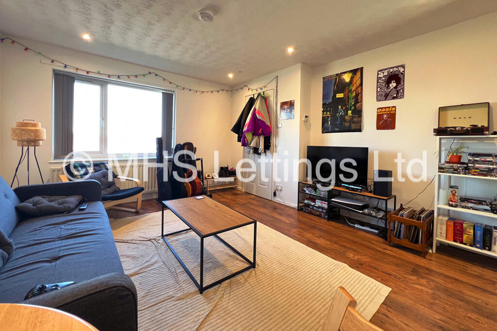 Main image of property: 44 Musgrave View, Leeds, LS13 2QN