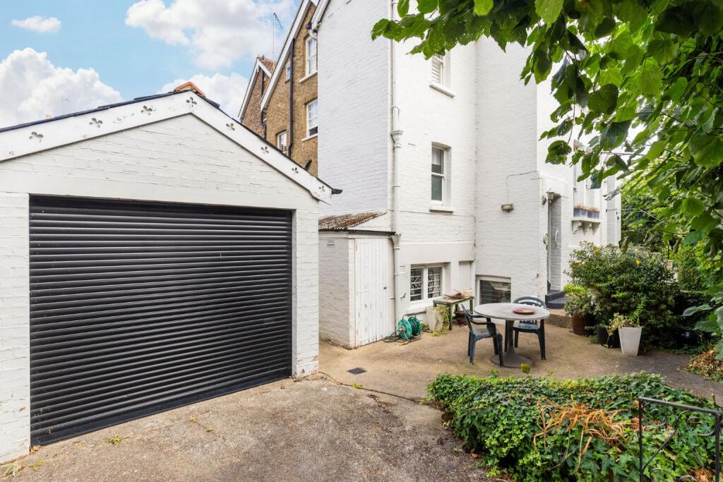 Main image of property: The Vineyard, Richmond Hill