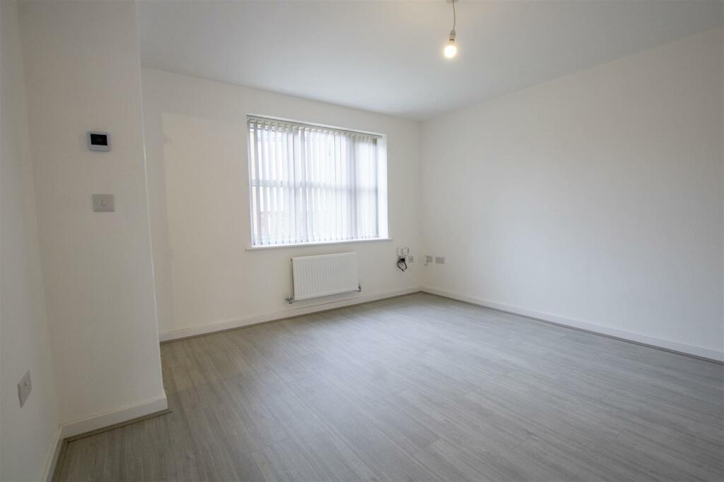 Additional property image - Heroes Drive, Birmingham