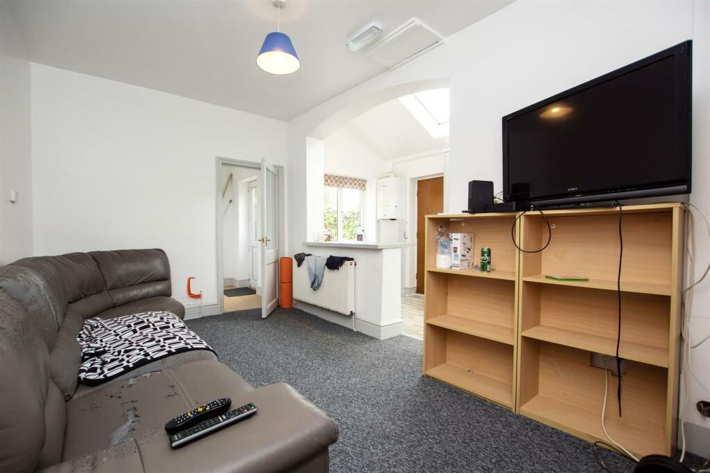 Additional property image - Oak Tree Lane, Selly Oak, B29