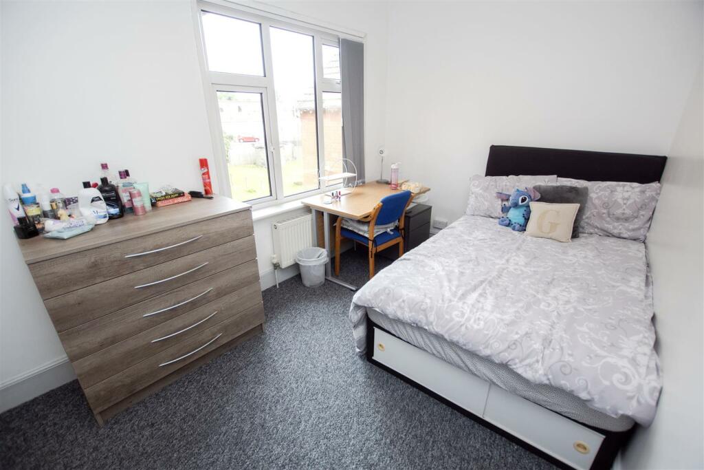 Additional property image - Oak Tree Lane, Selly Oak, B29