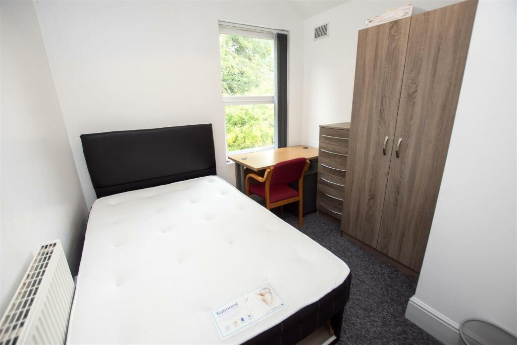 Additional property image - Oak Tree Lane, Selly Oak, B29