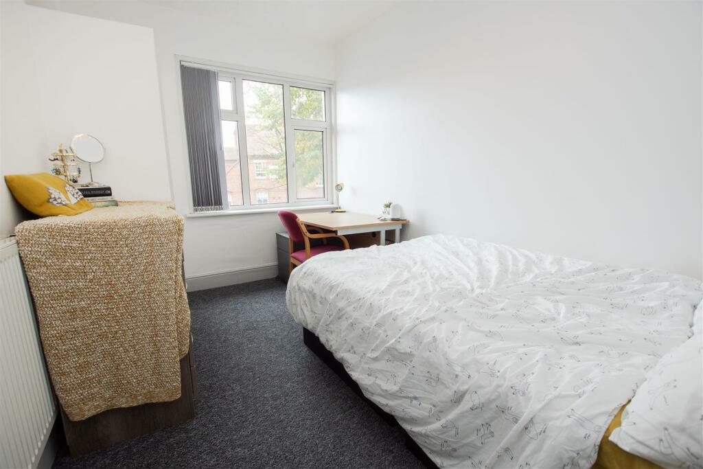 Additional property image - Oak Tree Lane, Selly Oak, B29