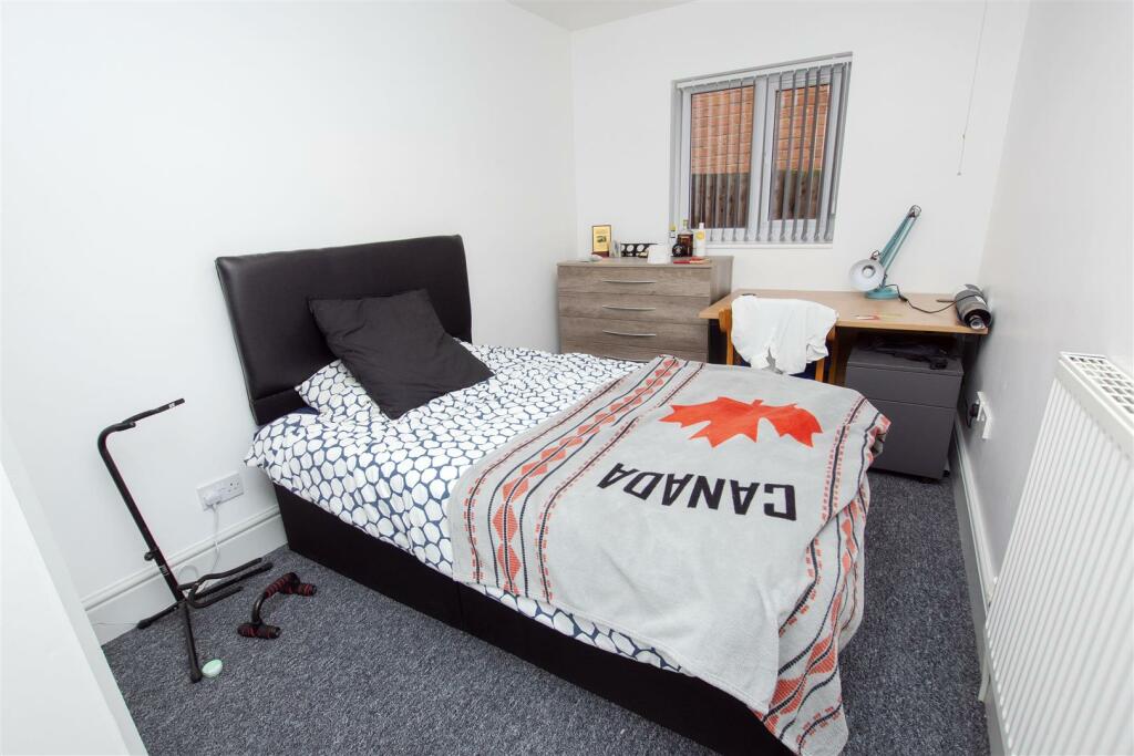 Additional property image - Oak Tree Lane, Selly Oak, B29