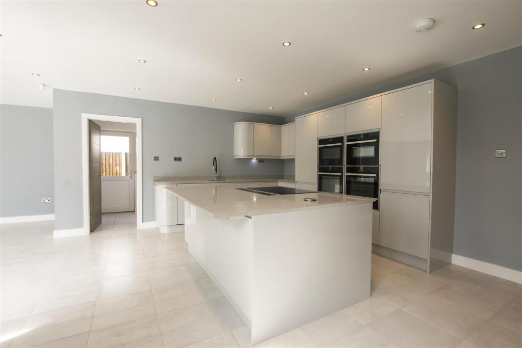 Additional property image - Rednal Road, Birmingham, B38