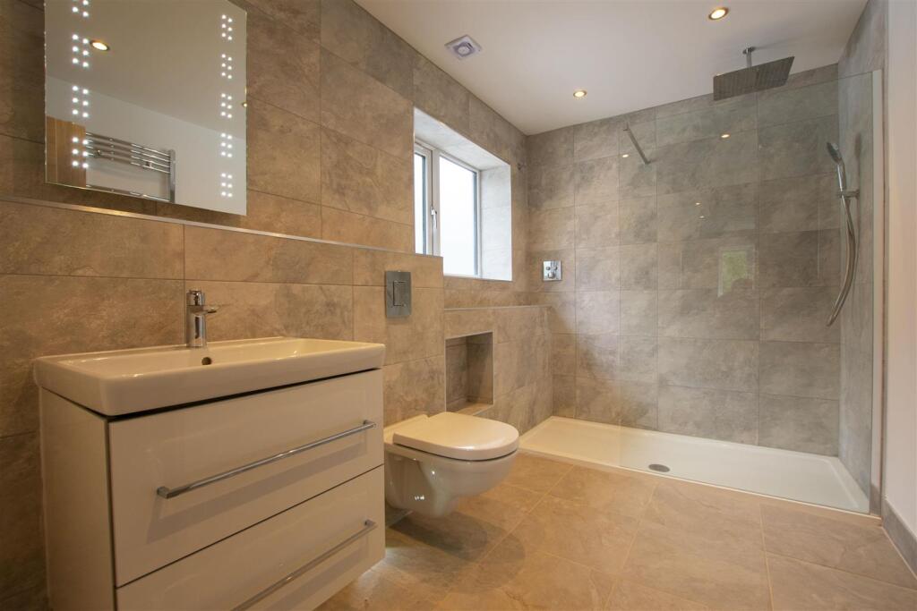 Additional property image - Rednal Road, Birmingham, B38