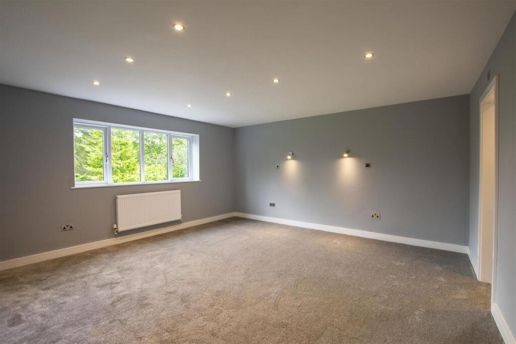 Additional property image - Rednal Road, Birmingham, B38