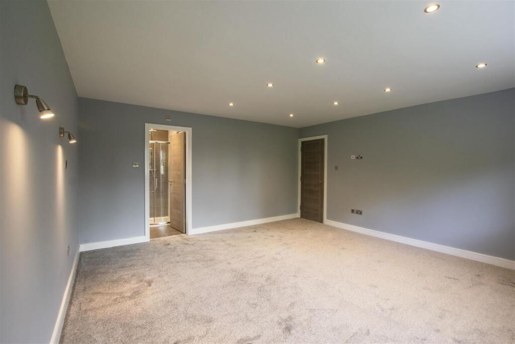 Additional property image - Rednal Road, Birmingham, B38