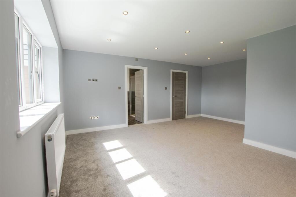 Additional property image - Rednal Road, Birmingham, B38