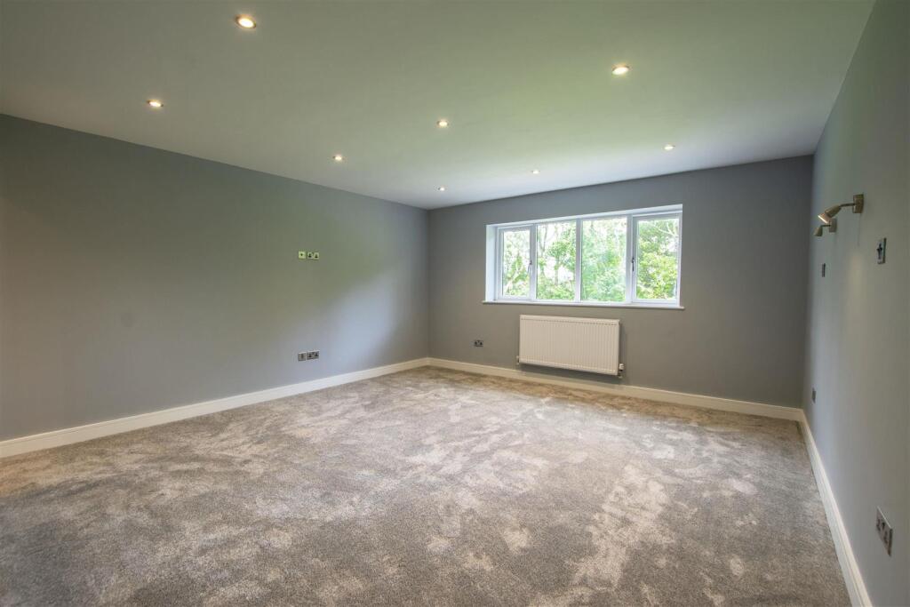Additional property image - Rednal Road, Birmingham, B38