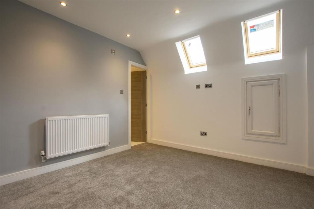 Additional property image - Rednal Road, Birmingham, B38