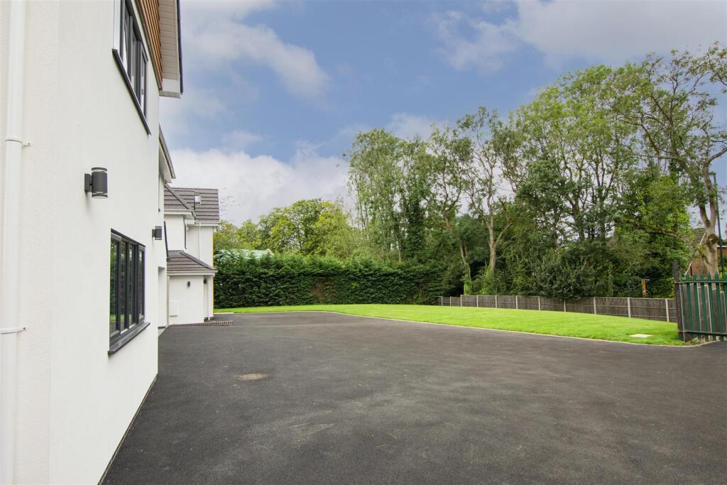 Additional property image - Rednal Road, Birmingham, B38