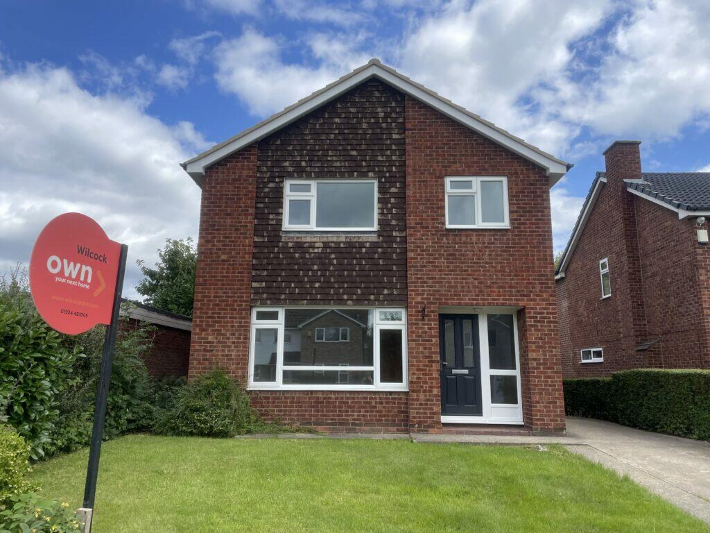 4 bedroom detached house for sale in Bronte Way, Mirfield, WF14 9NT, WF14