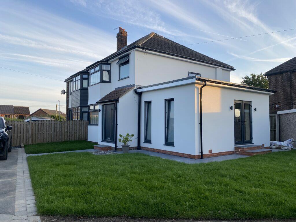 3 bedroom semidetached house for sale in Kingsley Crescent, Birkenshaw