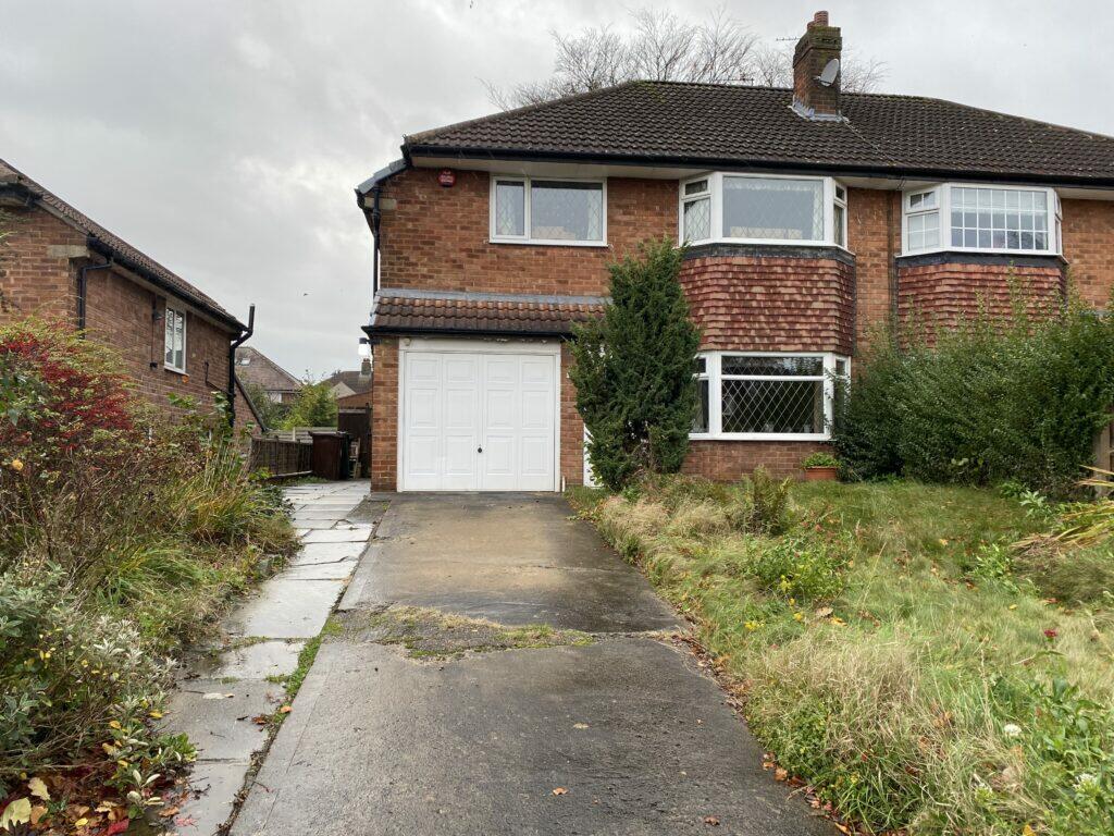 3 bedroom semidetached house for sale in Park Drive East, Mirfield, WF14 9NH, WF14