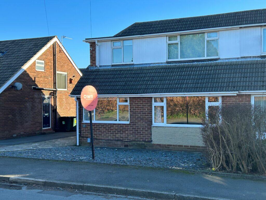 4 bedroom semidetached house for sale in Kings Head Road, Mirfield