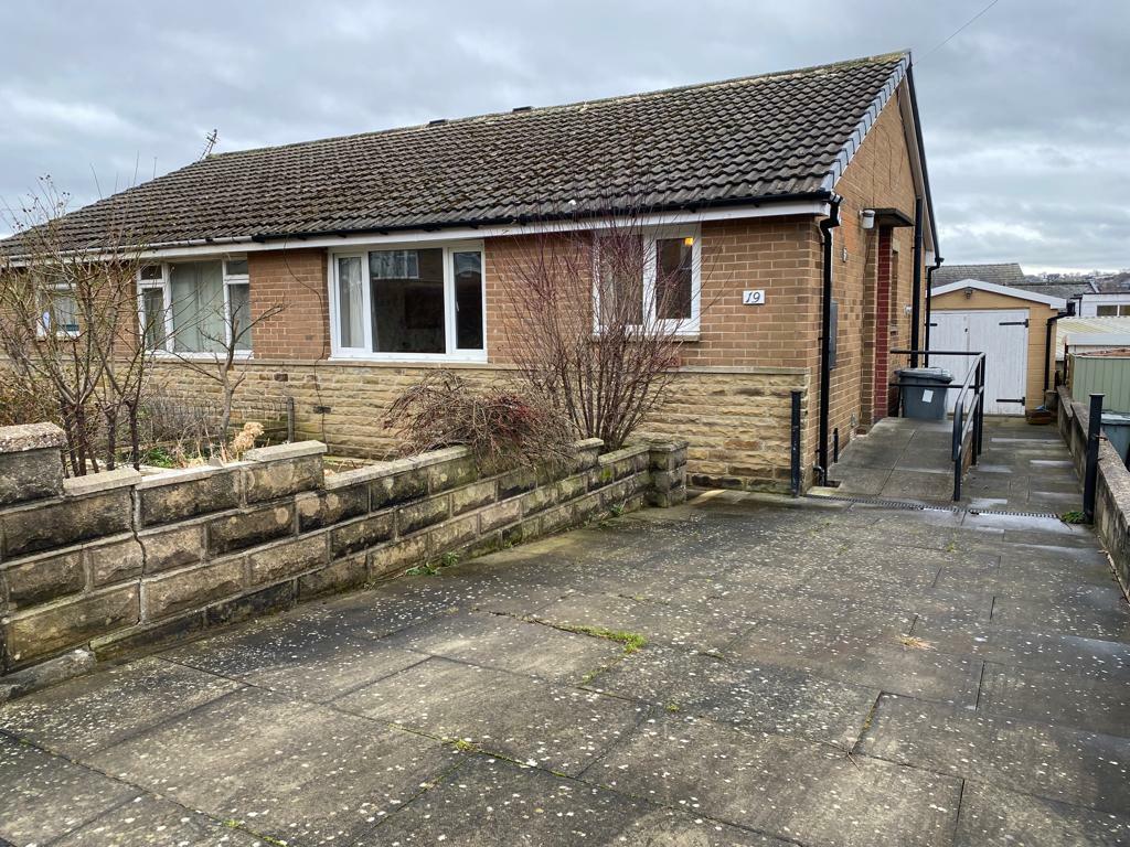 2 bedroom semidetached bungalow for sale in Listerdale, Liversedge