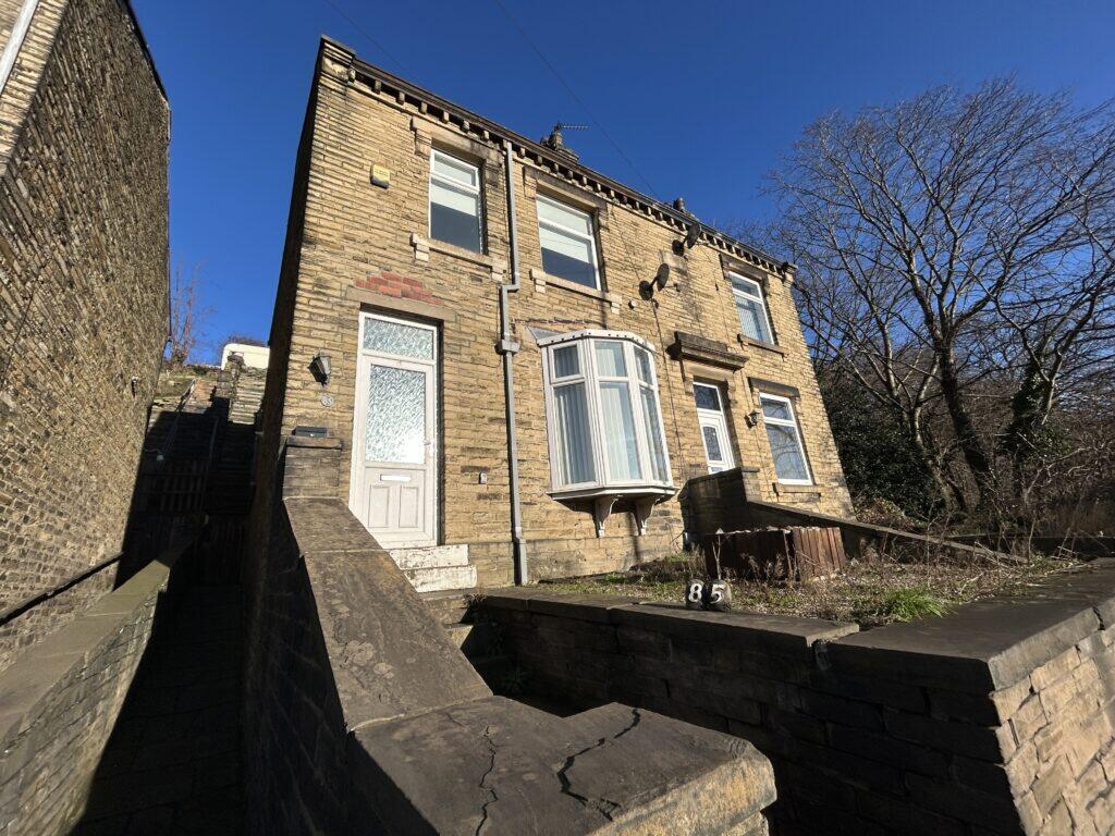 Main image of property: 85 Wakefield Road, Brighouse, HD6 1QJ