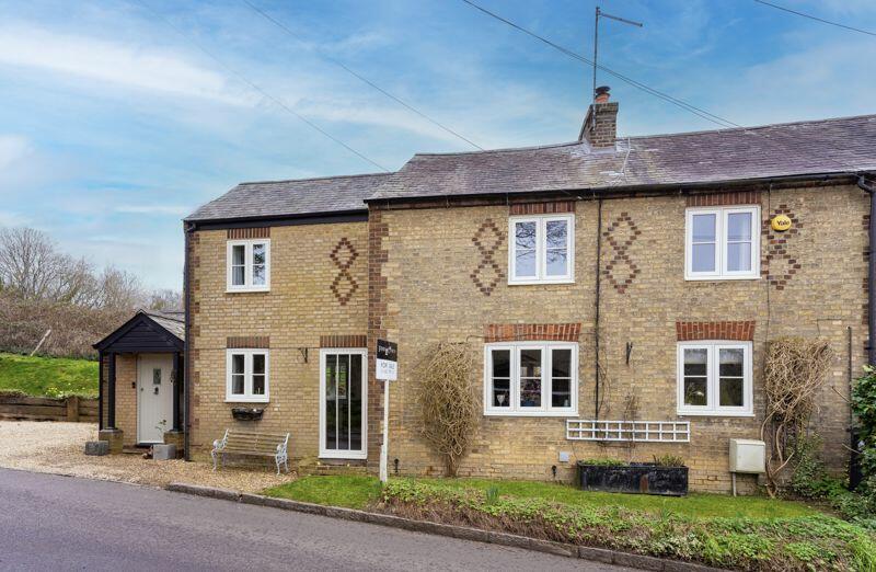 4 bedroom cottage for sale in Dunstable Road, Studham, LU6