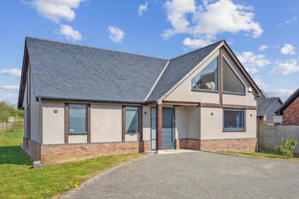 Main image of property: Tilsworth Road, Stanbridge