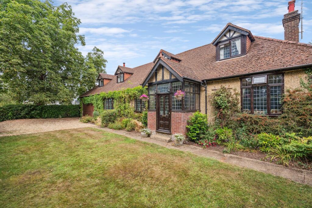 Main image of property: Caddington Common, Markyate, Hertforfshire
