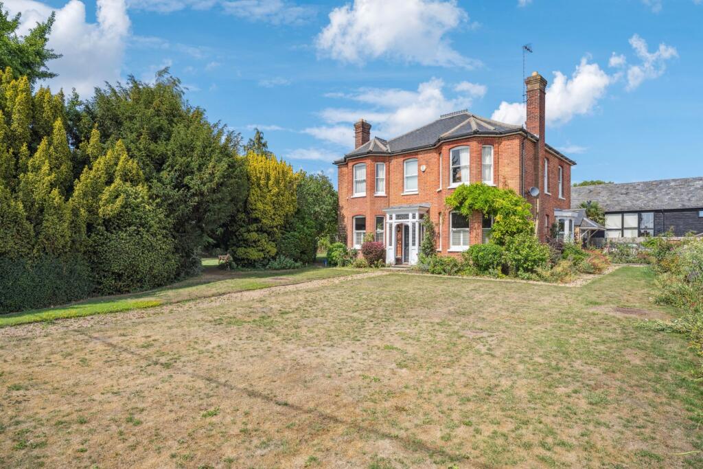 Main image of property: High Street, Eaton Bray, Bedfordshire